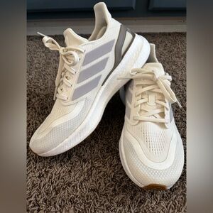 adidas women's Running Shoes in Off-White and Light Gray